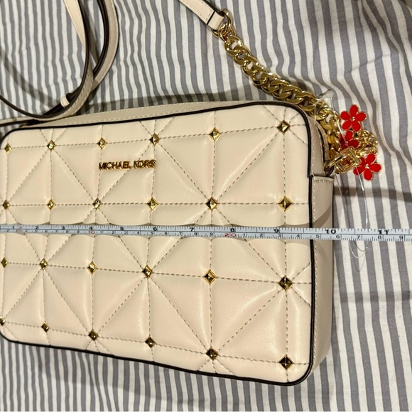 Michael Kors Cream Quilted Crossbody Bag with Gold Accents - Picture 5 of 8